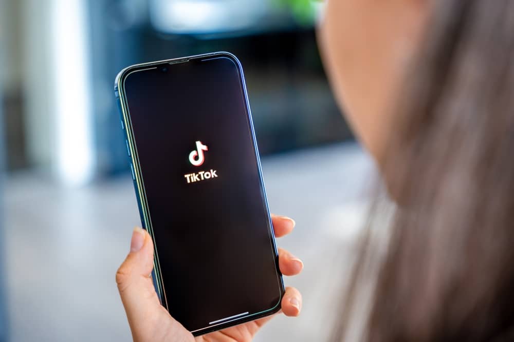 Mari Maria Makeup estreia no TikTok Shop e chega a 220 mil pessoas online
