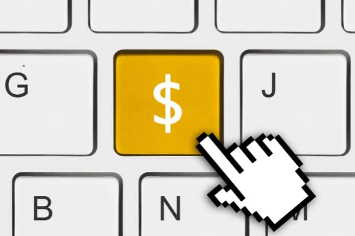 Como o apoio financeiro pode acelerar a carreira de criadores na economia criativa?