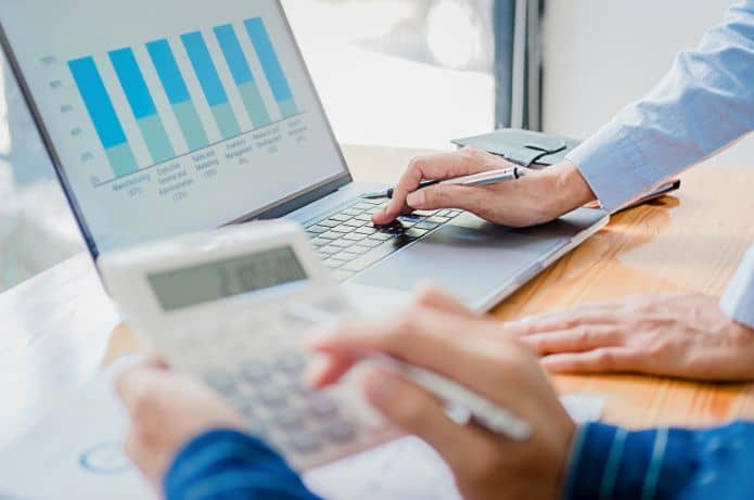 Demissões META: quais são as regras do uso de benefícios de alimentação no Brasil?